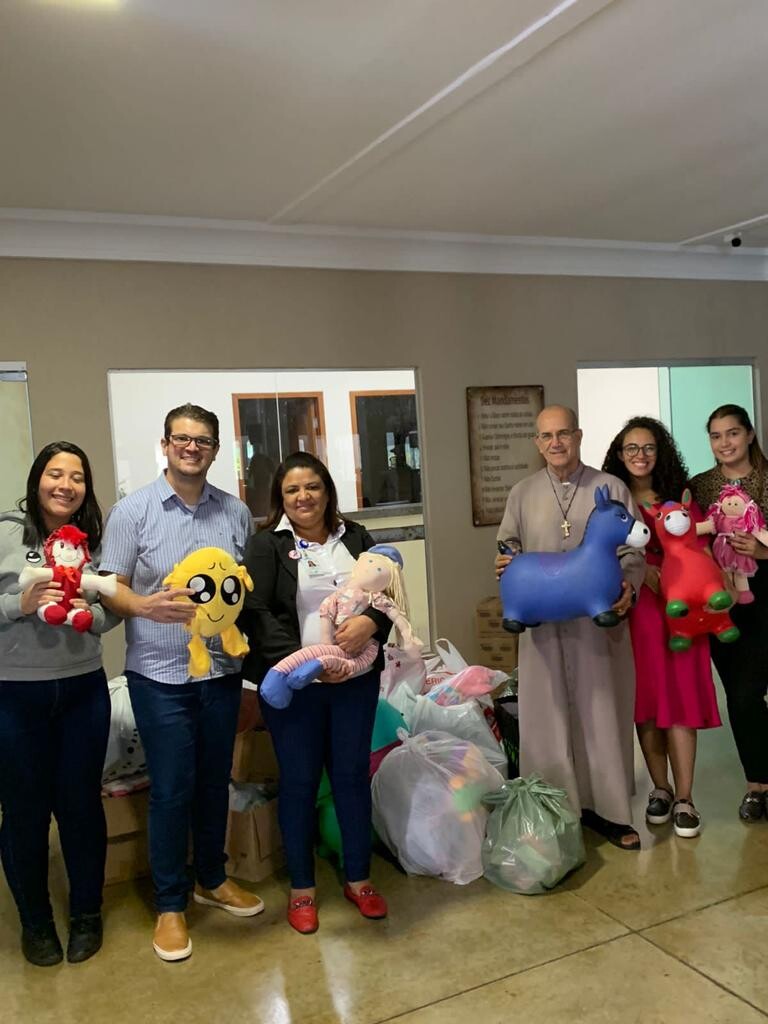 colaboradores-do-hecad-doam-brinquedos-e-sorrisos